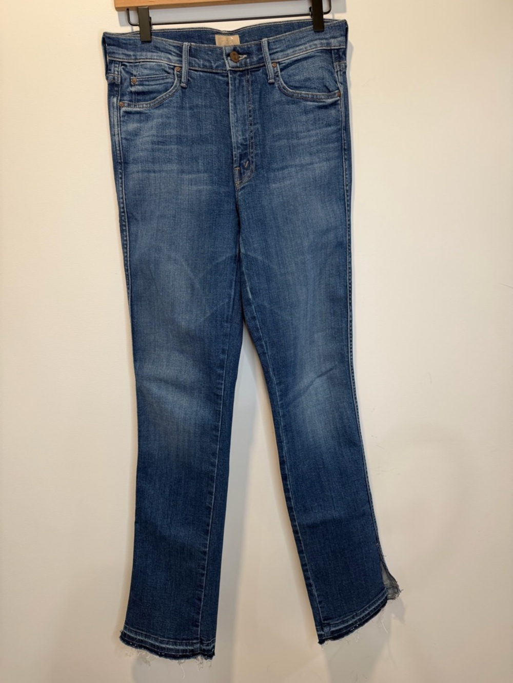 MOTHER Mid-Rise Cropped Ankle Jeans in Blue Denim